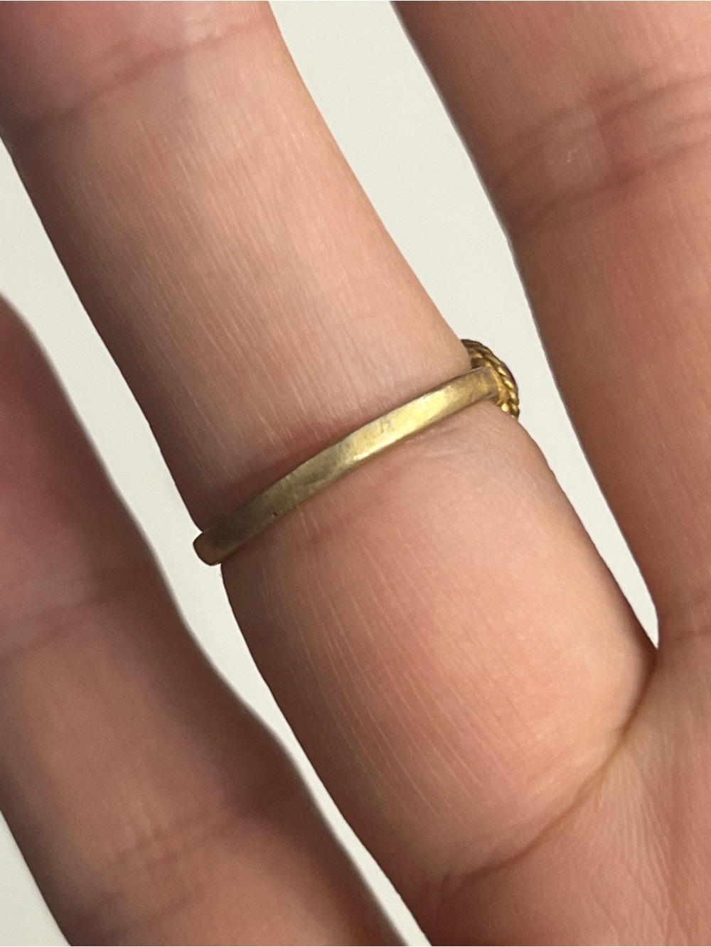 Gold ruby Ring - Picture 2 of 4
